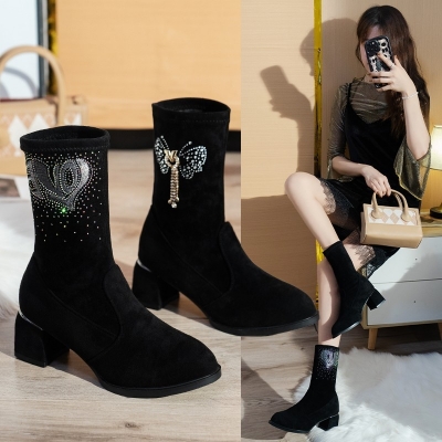 Oversized women's shoes Black suede rhinestone pattern thick heel bright edge fashion single shoes HWJ1742